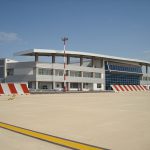 Terminal passeggeri lato piazzale di sosta aeromobili